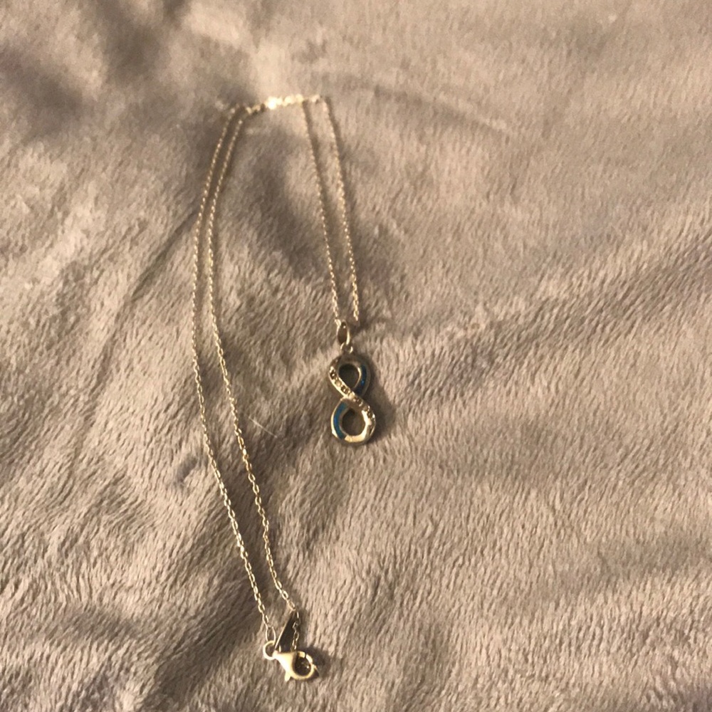 Infinity pendant with chain